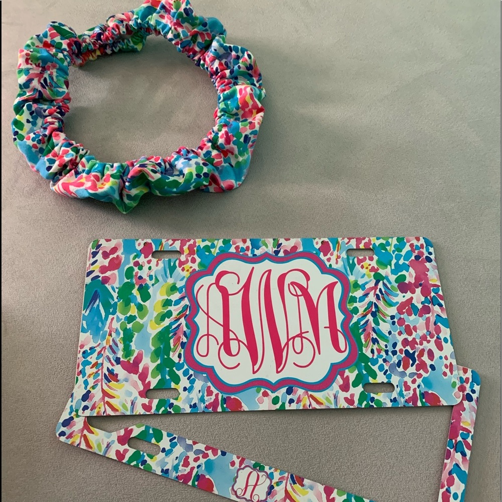 Lily Pulitzer license plate with steering cover